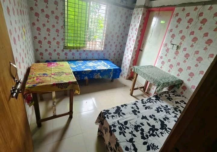 সিট ফাঁকা হবে জান্নাতুল ছাত্রীনিবাস কালেক্টরেট কলেজ এর পাশে