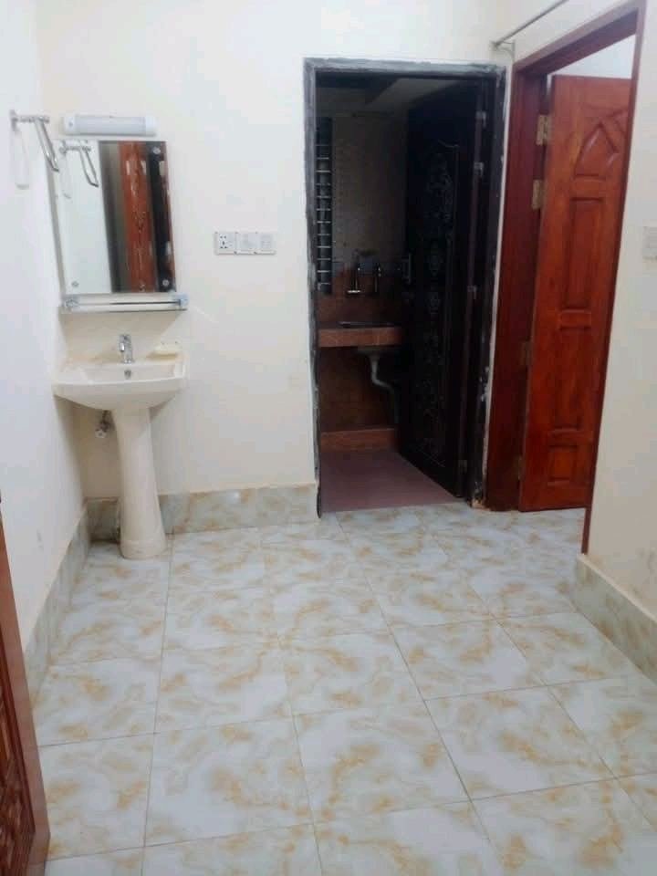 পরিবারের বাসা | জুম্মাপাড়া প্রাইমারি স্কুলের পাশে | ভাড়া: ৳0/মাস