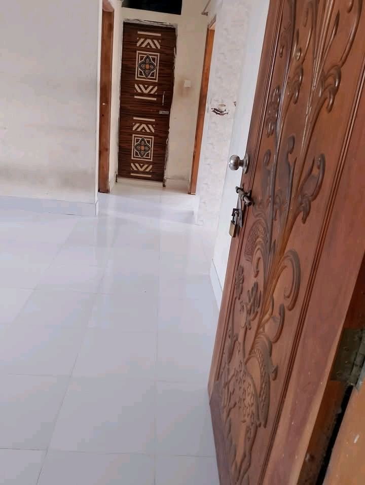 পরিবারের বাসা | উত্তরা ৮ নং রেল গেইট এর পূর্ব পাশে, গোয়ালটেক, সালমা মার্কেট | ভাড়া: ৳15,500/মাস